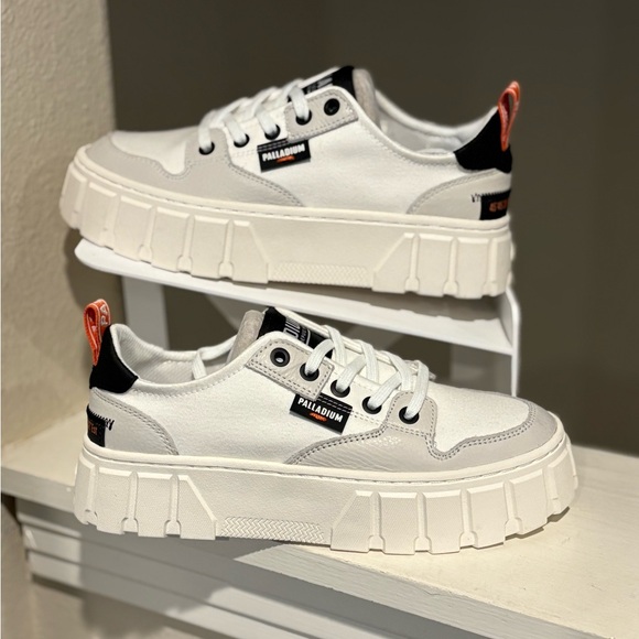 Palladium Other - Palladium Pallatower Lo Star White Leather Platform Sneaker Womens 6 Youth 4.5Y